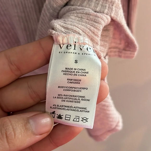 Anthropologie Velvet by Graham & Spencer for Anthropologie sweater size small - Picture 4 of 7